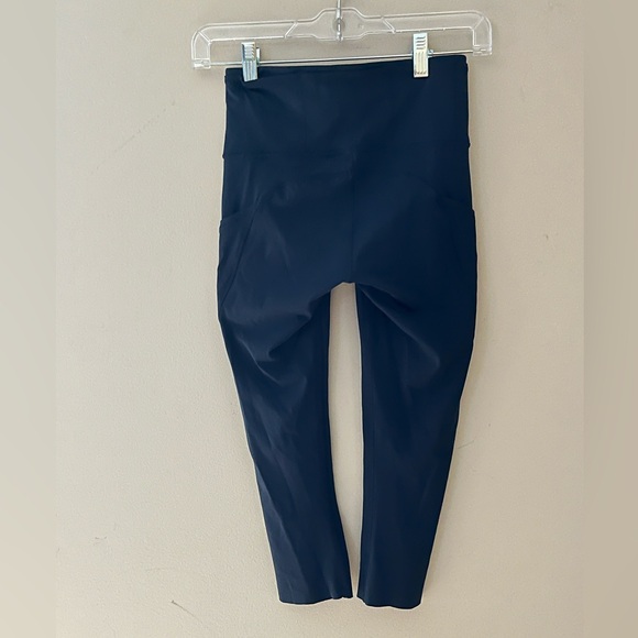 Lululemon Leggings 7/8 length size 4 - Picture 3 of 9